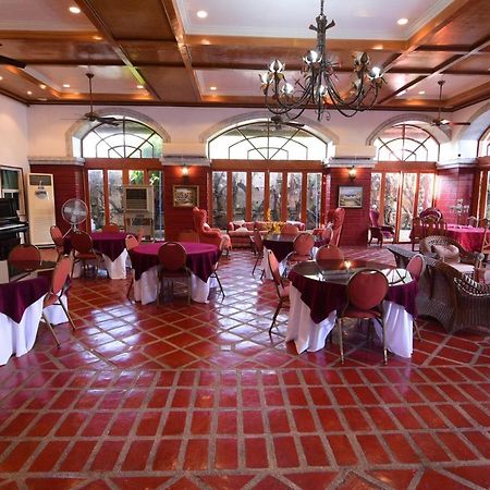 Ang Tahanan Ni Aling Meding Hotel And Restaurant Сан-Пабло Экстерьер фото